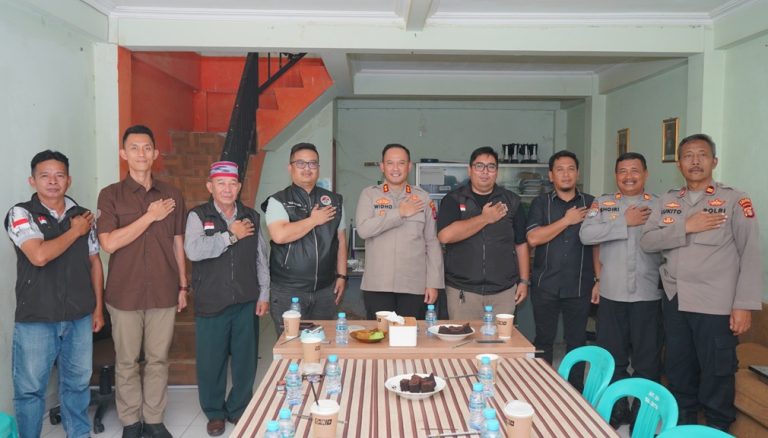 Sinergi untuk kamtibmas ; Kapolres Bontang jalin silaturahmi bersama Gerakan Pemuda Asli Kalimantan (GEPAK)