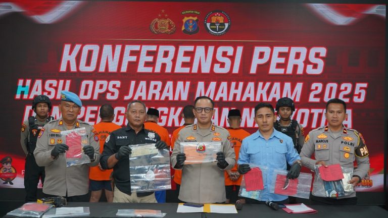 Polres Bontang gelar Press Realese pengungkapan 4 Kasus Curanmor dan Penggelapan, 4 Tersangka Diamankan