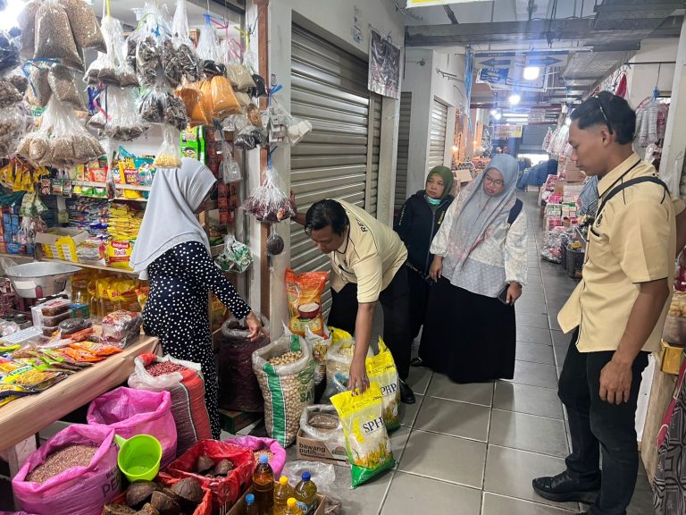 Polres Bontang Awasi Pendistribusian dan Ketersediaan Beras SPHP di Pasar Tradisional