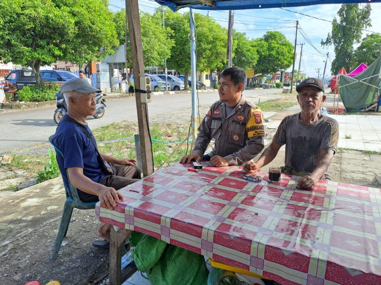 Bhabinkamtibmas Loktuan Laksanakan Sambang Kunjung Warga sampaikan pesan kamtibmas