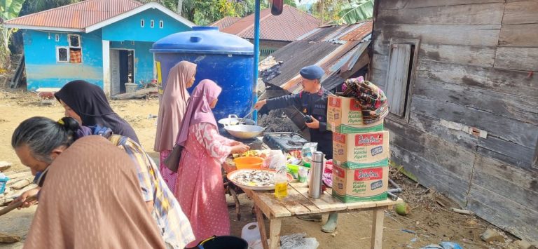 Dapur Umum dan Layanan Kesehatan Posko Brimob Polda Sumut Jadi Andalan Warga Terdampak Banjir di Batang Toru