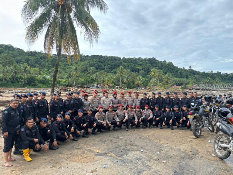 Respons Cepat, Polda Sumbar Bantu Pemulihan Korban Bencana di Kecamatan Pauh