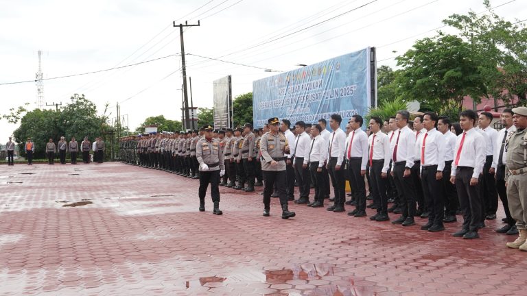 Polri Jaga Kenyamanan Sosial dan Spiritual Natal dan Tahun Baru, Kapolres Bontang Pimpin Apel Gelar Pasukan Pengamanan Nataru