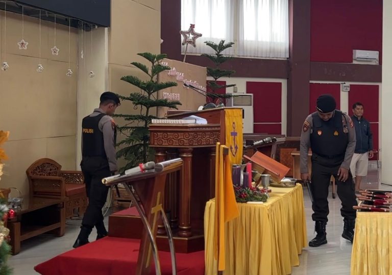 Sterilisasi Gereja Jelang Misa Natal, Polres Bontang Pastikan Ibadah Aman dan Kondusif