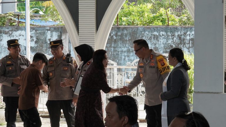 Kapolres Bontang Pimpin Patroli Cipkon, Pastikan Ibadah Natal 2025 Aman dan Kondusif