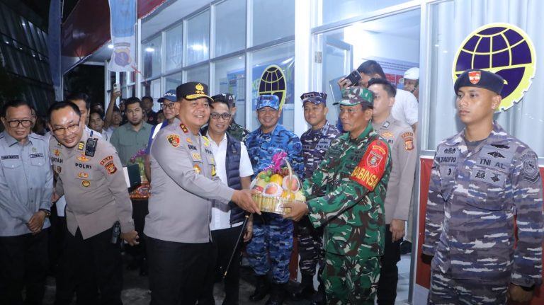 Patroli Sinergitas TNI–Polri Amankan Malam Natal 2025, Polda Kaltim Bergerak di Seluruh Titik Vital