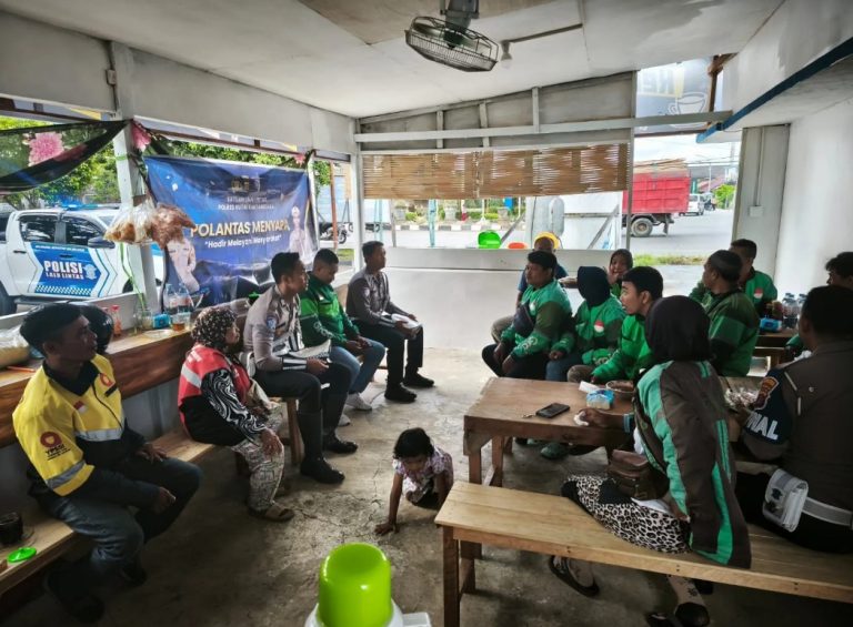 Polda Kaltim Perkuat Silaturahmi dan Kepercayaan Publik Lewat Pembinaan di Warung Ojol Kamtibmas