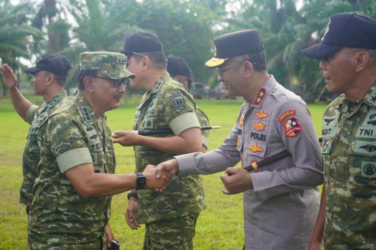 Sinergi TNI-Polri: Wakil Panglima TNI dan Gubernur Akpol Tinjau Pemulihan Pascabanjir di Aceh Tamiang