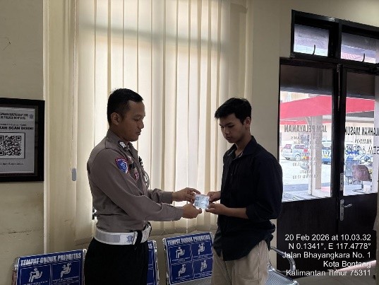 SATLANTAS POLRES BONTANG SOSIALISASIKAN MEKANISME PENERBITAN SIM KEPADA MASYARAKAT