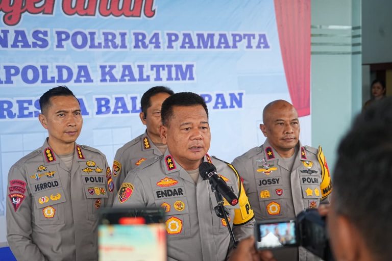 Guna Menunjang Tugas Operasional dalam Melayani Masyarakat, Kapolda Kaltim Serahkan Kendaraan Mobil Listrik Dinas PAMAPTA kepada Polresta Balikpapan