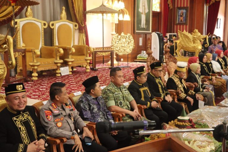 Pererat Silaturahmi dengan Tokoh Adat, Kabid Propam Polda Kaltim Hadiri Hari Kaseh Selamat Sultan Kutai Kartanegara