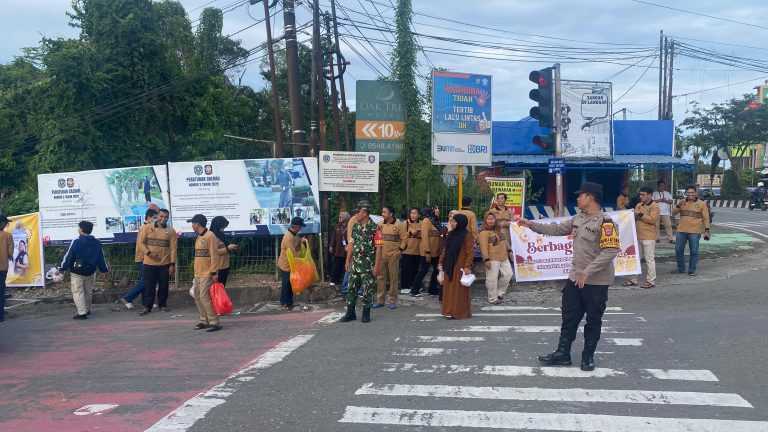 Pastikan kondusif, Polri amankan Pembagian Takjil oleh Ketua RT Se-Kelurahan Gunung Elai
