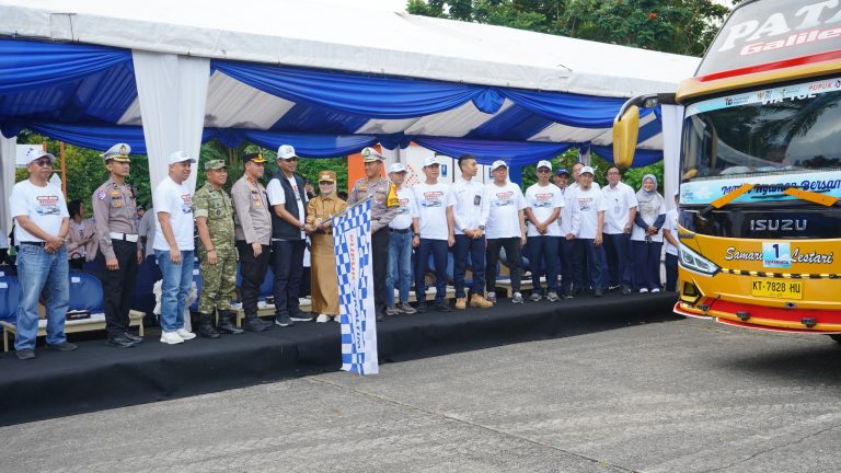 Pelepasan Mudik Gratis Presisi 2026 di GOR PT PKT, 10 Bus Berangkatkan 300 Pemudik