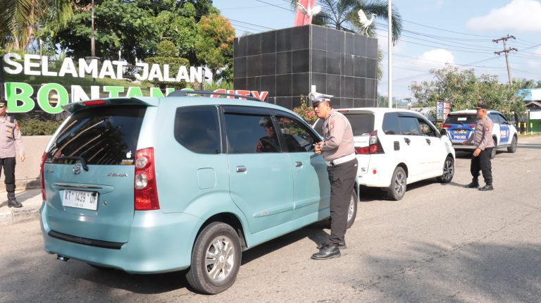 Polres Bontang Lakukan Penyekatan di Dua Titik Cegah Pergerakan Massa Demo ke Samarinda