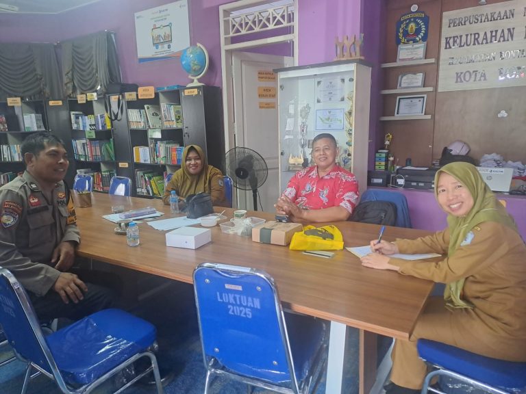 Perkuat Hubungan : Bhabinkamtibmas Loktuan gelar bincang kamtibmas dengan Ketua Forum RT, Titip Pesan Jaga Kamtibmas