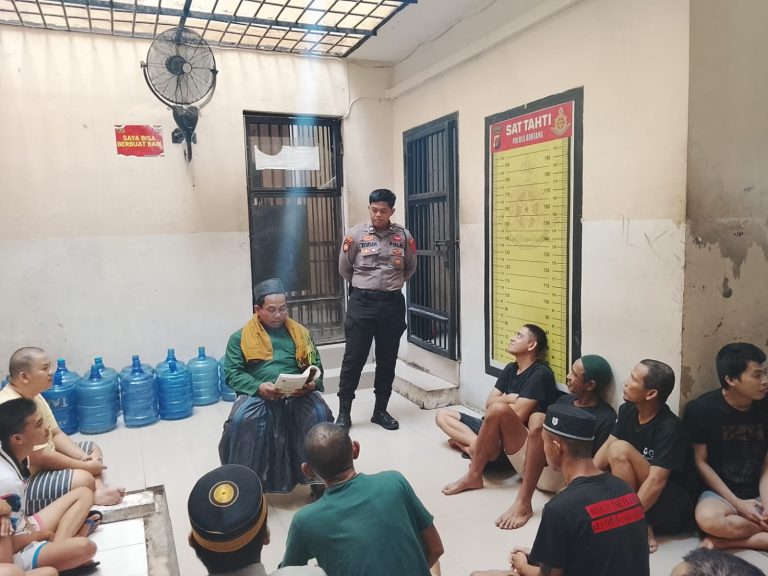 Rutin Setiap Kamis, Polres Bontang Gelar Binrohtal warga binaan di Rutan Polres Bontang Bersama LDNU