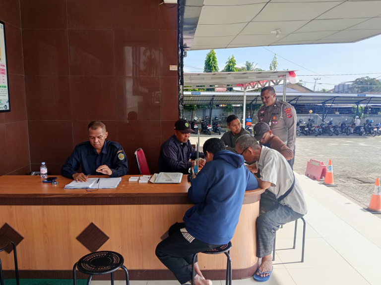 Satlantas Polres Bontang Berikan Sosialisasi Mekanisme Penerbitan STNK kepada Masyarakat
