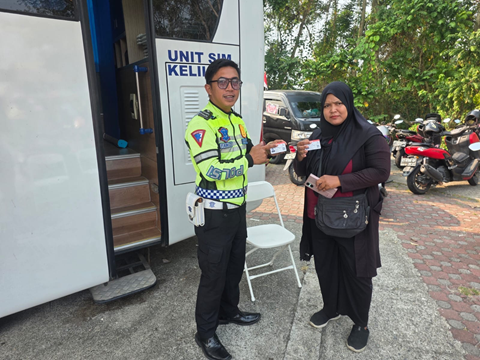 Satlantas Polres Bontang Sosialisasikan Mekanisme Penerbitan SIM kepada Masyarakat