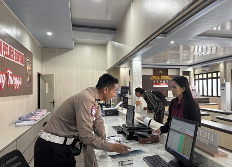 Sat Lantas Polres Bontang Sosialisasikan Mekanisme Penerbitan SIM kepada Masyarakat