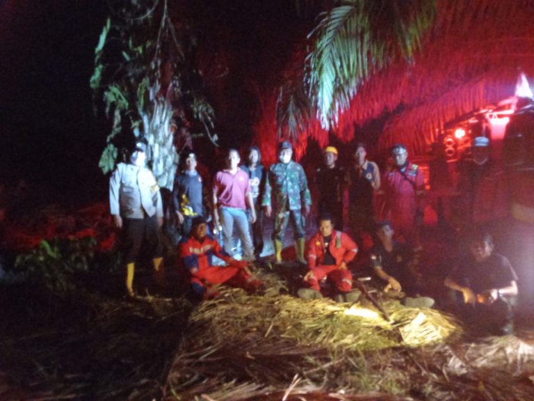 Kebakaran 1,5 Hektare Kebun Sawit di Muara Badak Berhasil Dipadamkan, Warga Diminta Sigap Cegah Api Meluas