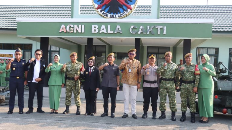 Wakapolres Bontang Hadiri Penganugerahan Baret dan Brevet Kehormatan Arhanud di Yonarhanud 7/ABC, Sinergitas TNI-Polri dan Pemkot Makin Solid
