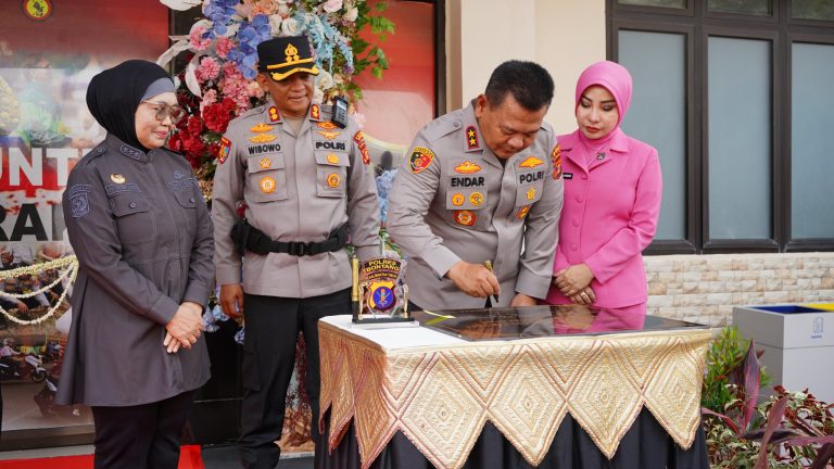 Kunjungan Kerja ke Polres Bontang, Kapolda Kaltim resmikan Mall Pelayanan Polri