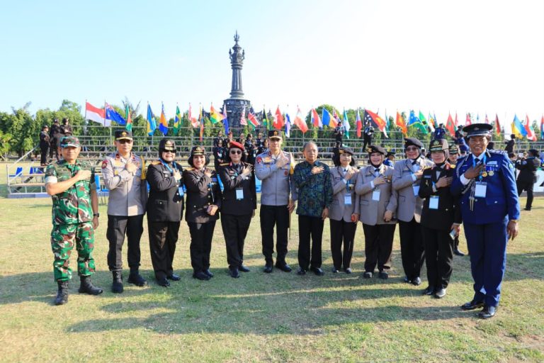 Parade 450 Polwan dari 43 Negara Meriahkan IAWP 2026 di Bali