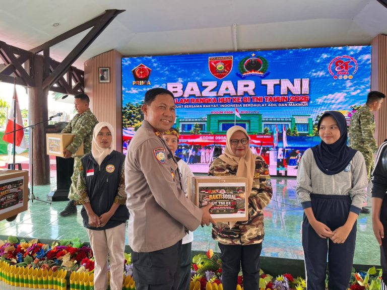 Sinergitas TNI-Polri, Polres Bontang Hadiri Zoom Bazar HUT Ke-81 TNI di Makodim 0908 Bontang