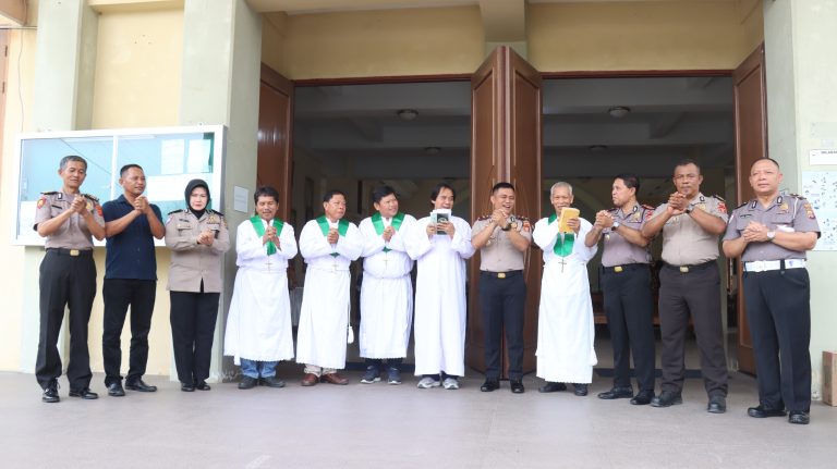 Polisi Bersama Masyarakat: Polres Bontang gelar Minggu Kasih di Gereja Santo Yosef Gunung Elai 
